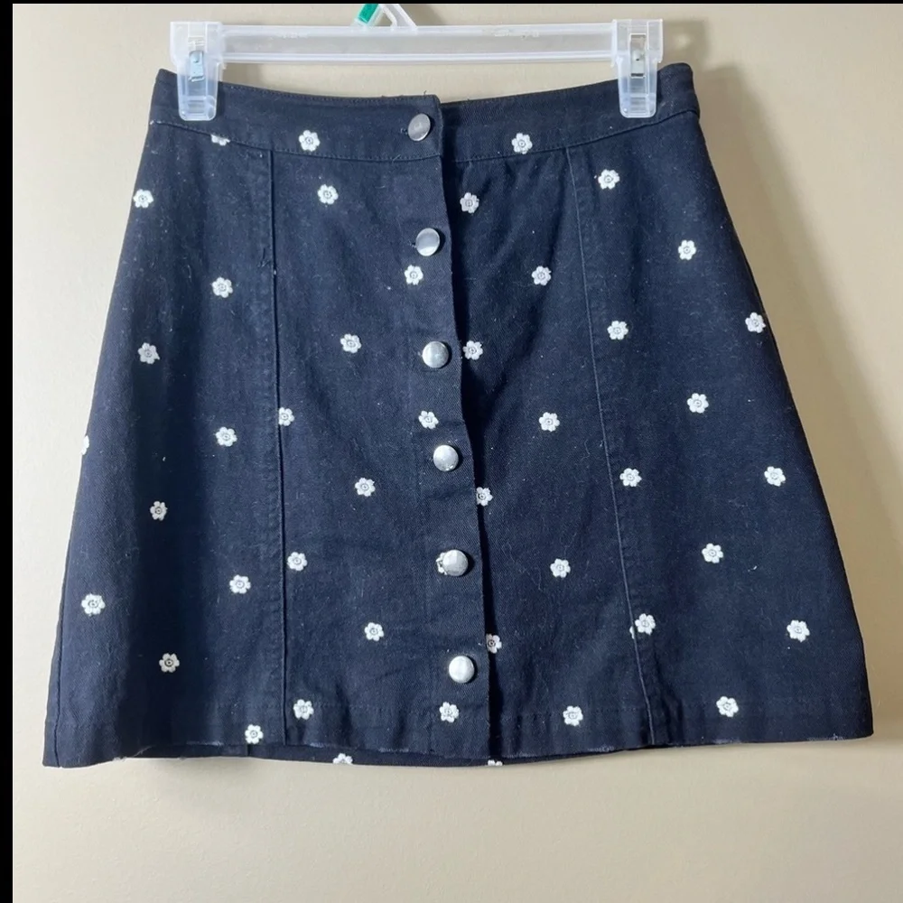 Miami Black With Daisy Print Embellished Denim Mini Skirt Size XS‎ Preppy Y2K